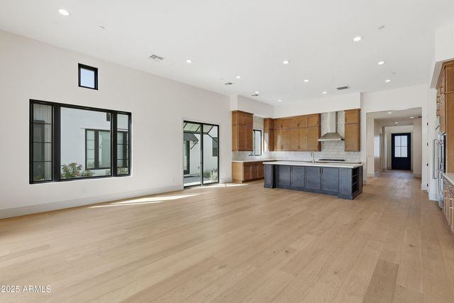 2759 E LONGHORN Drive, Gilbert, AZ 85297