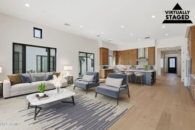 2759 E LONGHORN Drive, Gilbert, AZ 85297