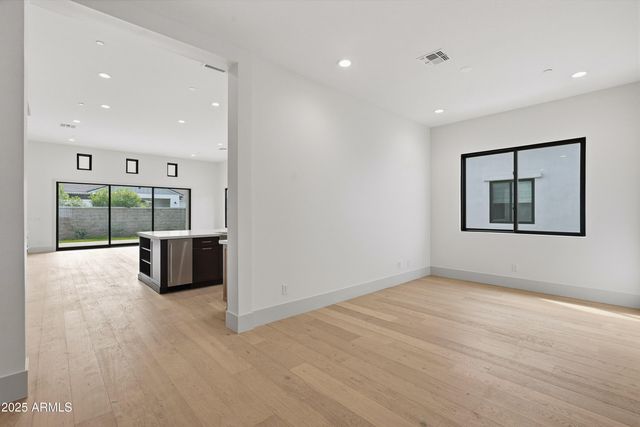 2759 E LONGHORN Drive, Gilbert, AZ 85297