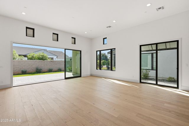 2759 E LONGHORN Drive, Gilbert, AZ 85297