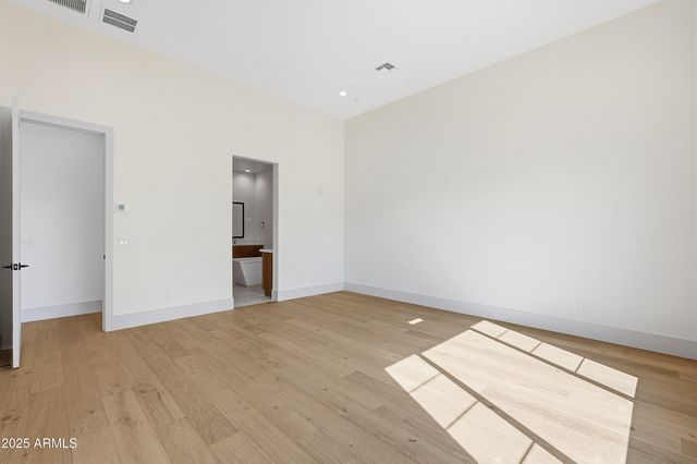 2759 E LONGHORN Drive, Gilbert, AZ 85297