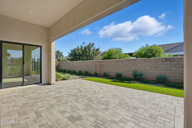 2759 E LONGHORN Drive, Gilbert, AZ 85297