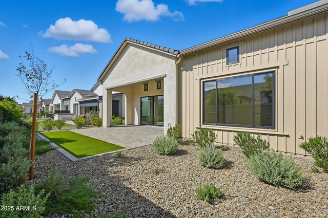 2759 E LONGHORN Drive, Gilbert, AZ 85297