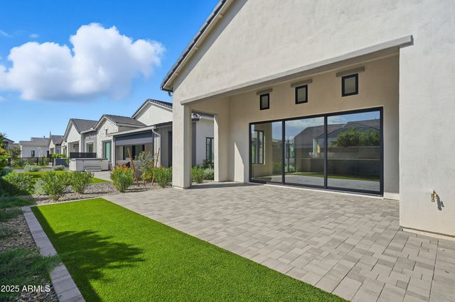 2759 E LONGHORN Drive, Gilbert, AZ 85297