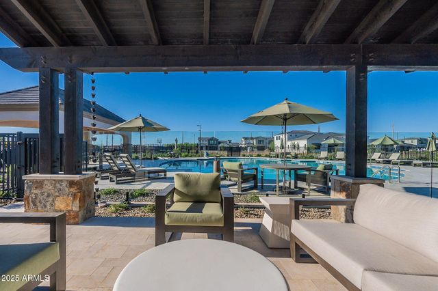 2759 E LONGHORN Drive, Gilbert, AZ 85297