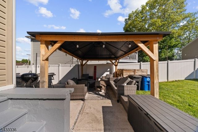 130 Lincoln Ave, Dover Town, NJ 07801