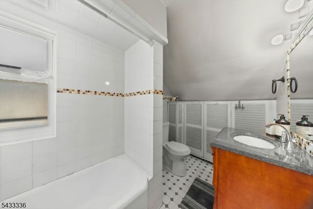 130 Lincoln Ave, Dover Town, NJ 07801