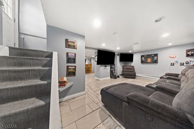 130 Lincoln Ave, Dover Town, NJ 07801
