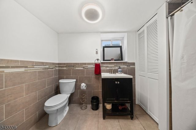 130 Lincoln Ave, Dover Town, NJ 07801