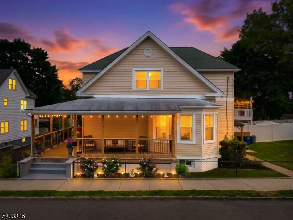 130 Lincoln Ave, Dover Town, NJ 07801