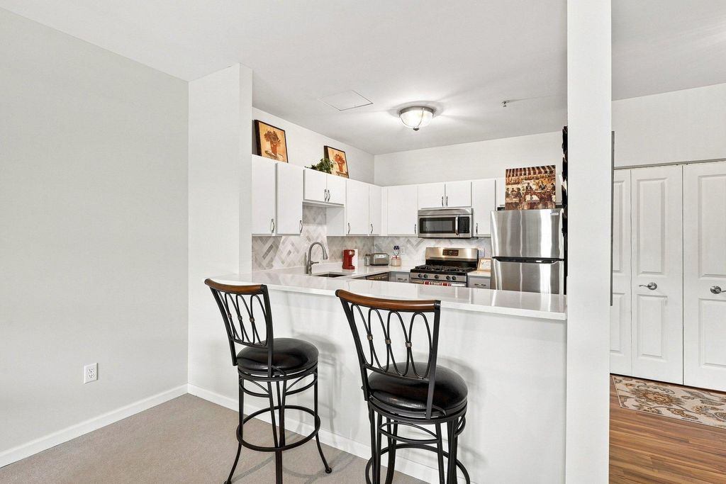 2803 E 38th Street 305, Minneapolis, MN 55406 — exterior