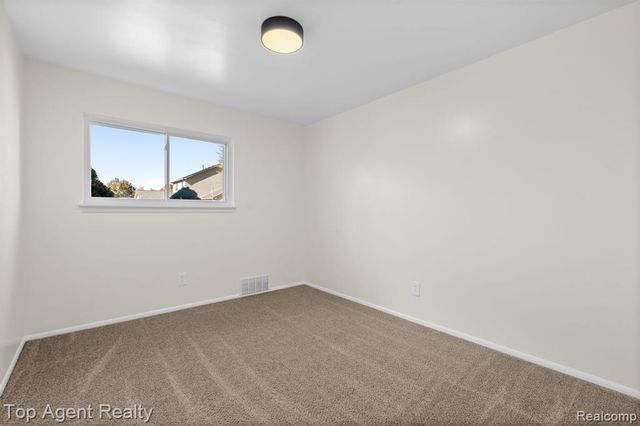 26746 Grobbel Avenue, Warren, MI 48091