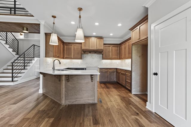 2751 Jasmine St, Lebanon, TN 37087