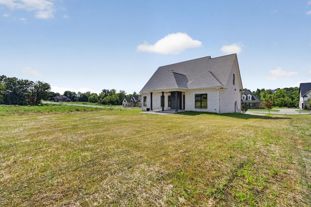 2751 Jasmine St, Lebanon, TN 37087