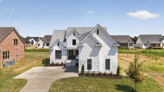 2751 Jasmine St, Lebanon, TN 37087
