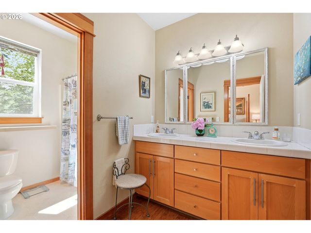 629 Se Roberts Ave, Gresham, OR 97080