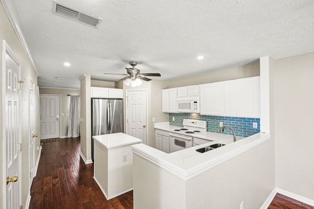 3035 Harpeth Springs Dr, Nashville, TN 37221