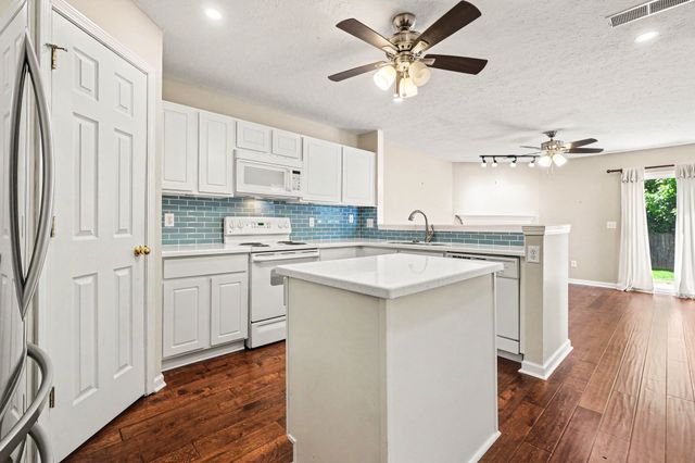 3035 Harpeth Springs Dr, Nashville, TN 37221