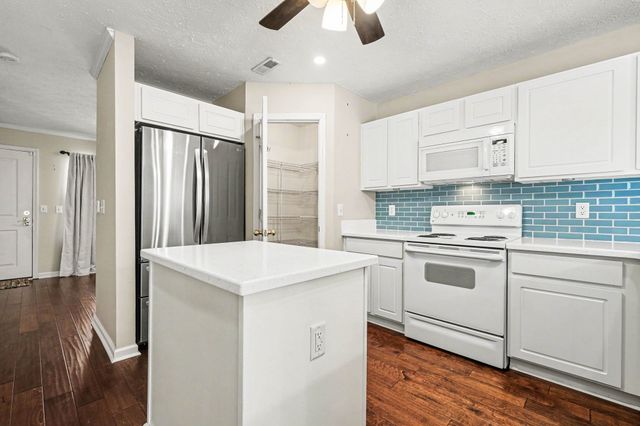 3035 Harpeth Springs Dr, Nashville, TN 37221