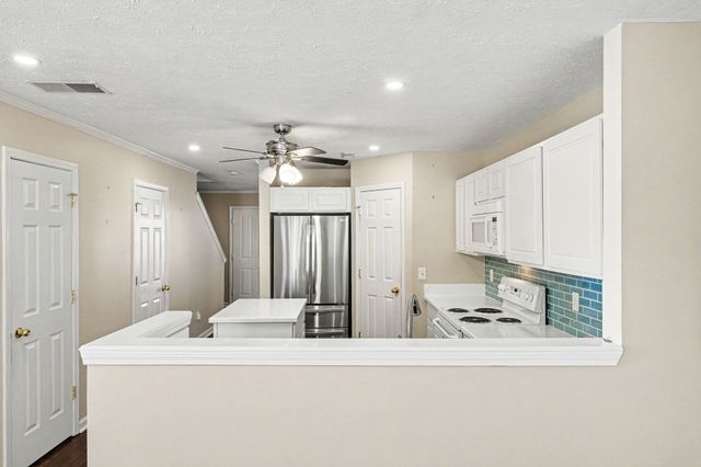 3035 Harpeth Springs Dr, Nashville, TN 37221