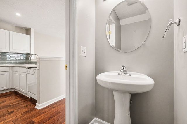3035 Harpeth Springs Dr, Nashville, TN 37221