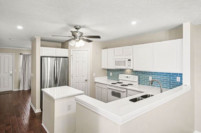 3035 Harpeth Springs Dr, Nashville, TN 37221