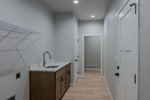 8314 62nd Street S, Horace, ND 58047