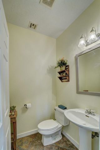 154 Granite Ridge Dr, Medicine Park, OK 73557