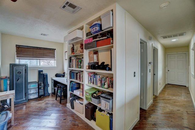 154 Granite Ridge Dr, Medicine Park, OK 73557