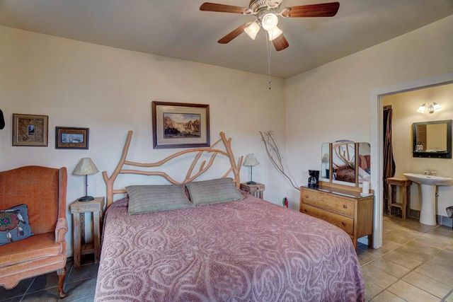 154 Granite Ridge Dr, Medicine Park, OK 73557