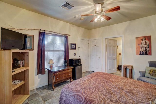 154 Granite Ridge Dr, Medicine Park, OK 73557