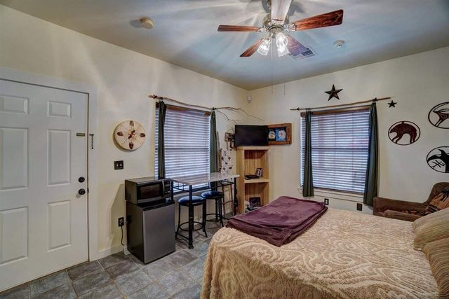 154 Granite Ridge Dr, Medicine Park, OK 73557