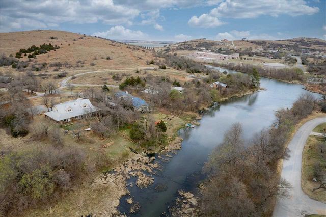 154 Granite Ridge Dr, Medicine Park, OK 73557