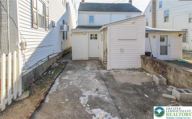 330 Walnut Street, Catasauqua Boro, PA 18032