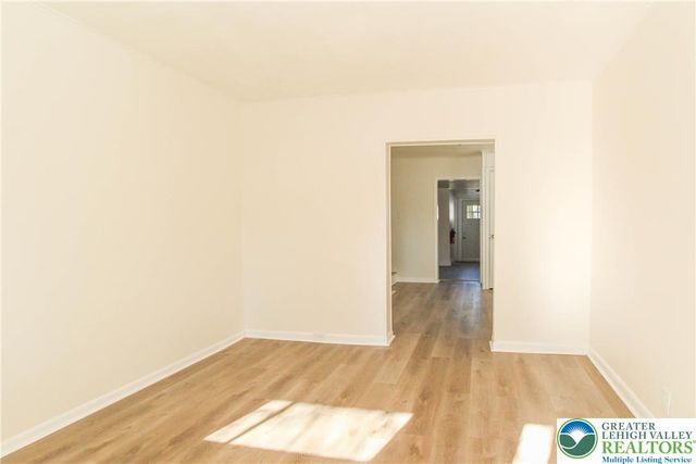 330 Walnut Street, Catasauqua Boro, PA 18032