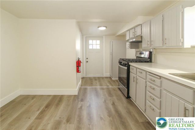 330 Walnut Street, Catasauqua Boro, PA 18032
