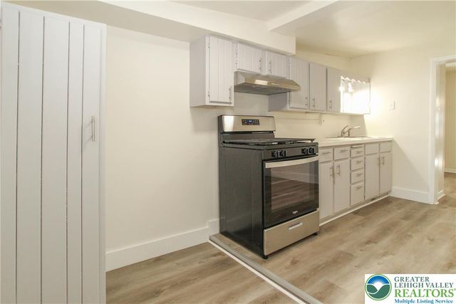 330 Walnut Street, Catasauqua Boro, PA 18032