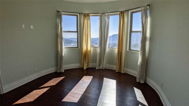 4430 Rosebank Drive, La Canada Flintridge, CA 91011