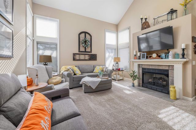 9496 Dension Lane, New Haven, IN 46774