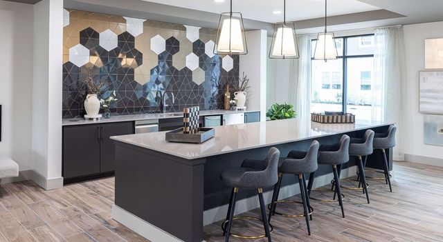 10800 Hammerly Boulevard 404, Houston, TX 77043