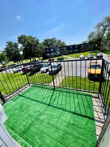 10037 S Walnut Terrace 312, Palos Hills, IL 60465