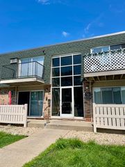 10037 S Walnut Terrace 312, Palos Hills, IL 60465