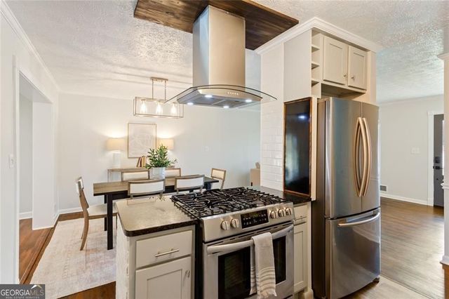 3961 S Hurt Road SW, Smyrna, GA 30082