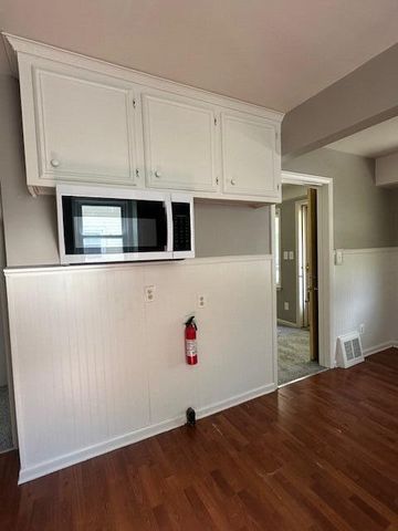 1858 Leblanc Street, Lincoln Park City, MI 48146