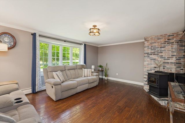 407 Middle Winchendon Road, Rindge, NH 03461