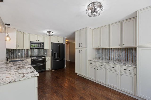 407 Middle Winchendon Road, Rindge, NH 03461