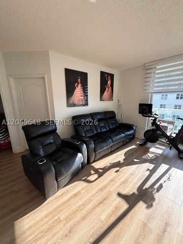 5077 NW 7th St 1508, Miami, FL 33126