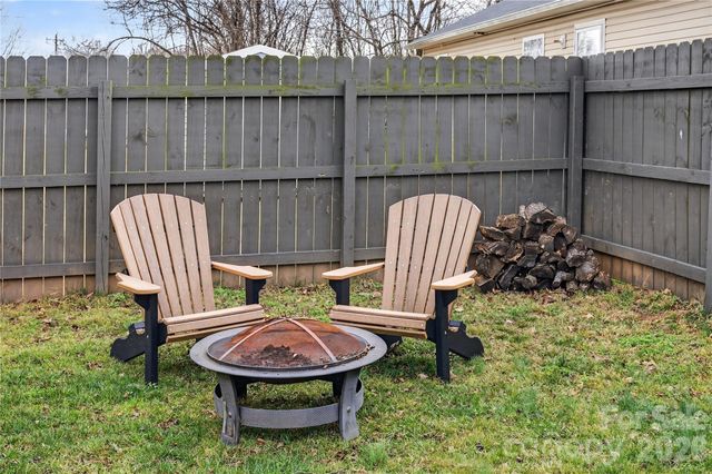 438 Willow Avenue, Mooresville, NC 28115