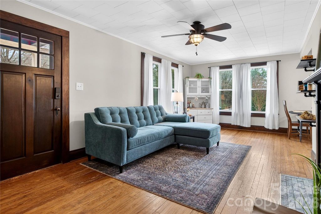 438 Willow Avenue, Mooresville, NC 28115