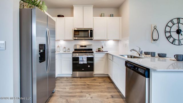 23 Sealy Drive, Byhalia, MS 38611